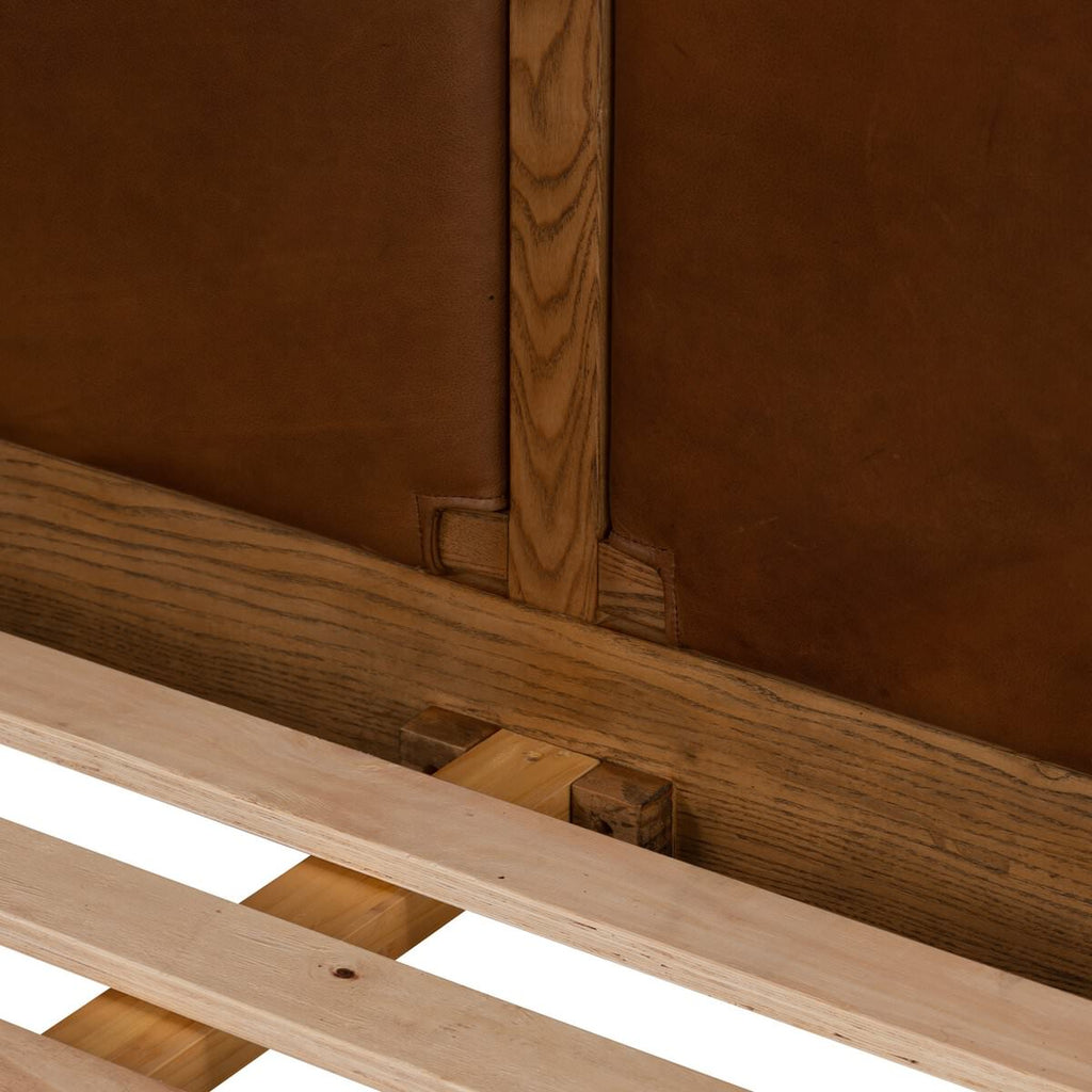 Lit Salado Four Hands en coloris Sienne, taille Queen