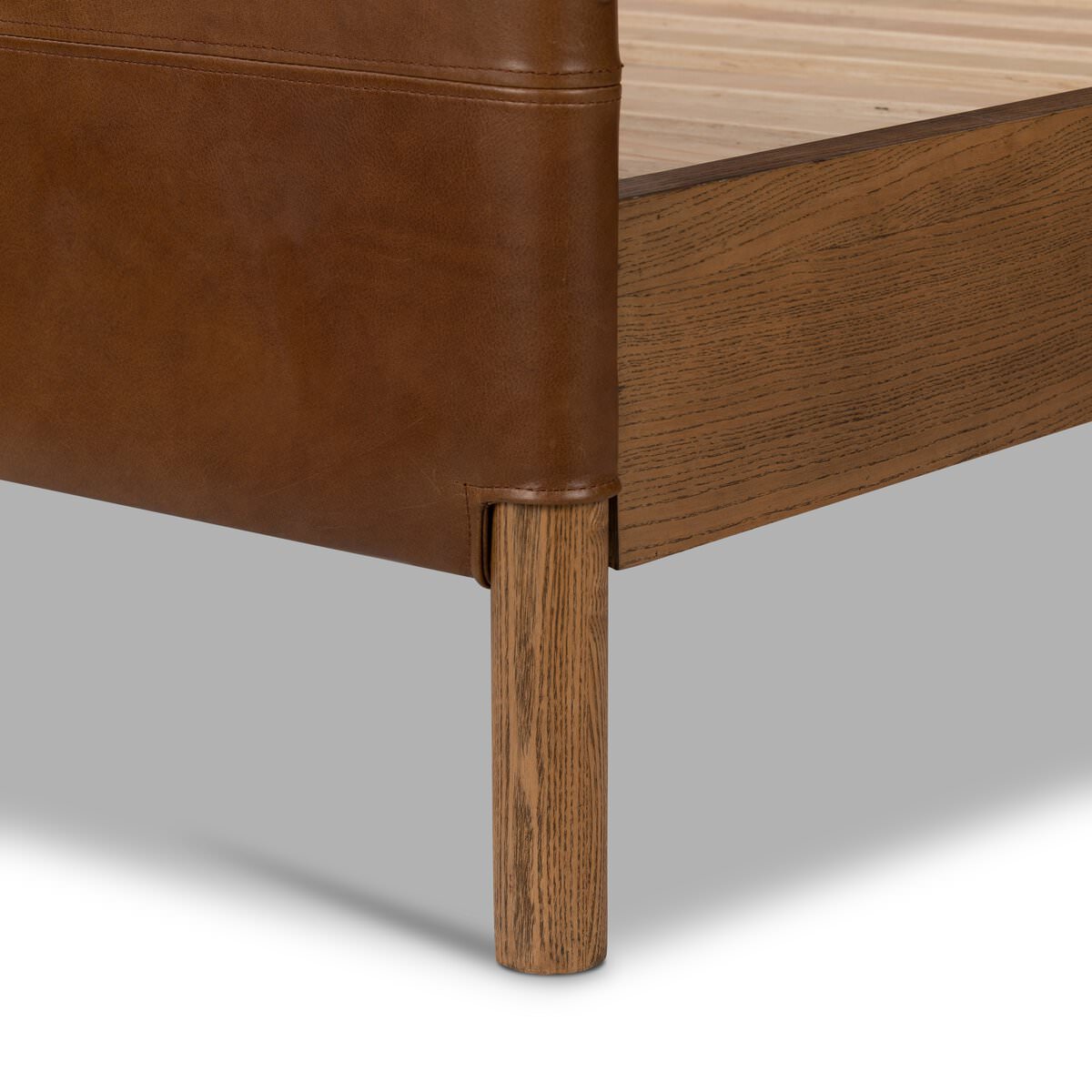 Lit Salado Four Hands en coloris Sienne, taille Queen