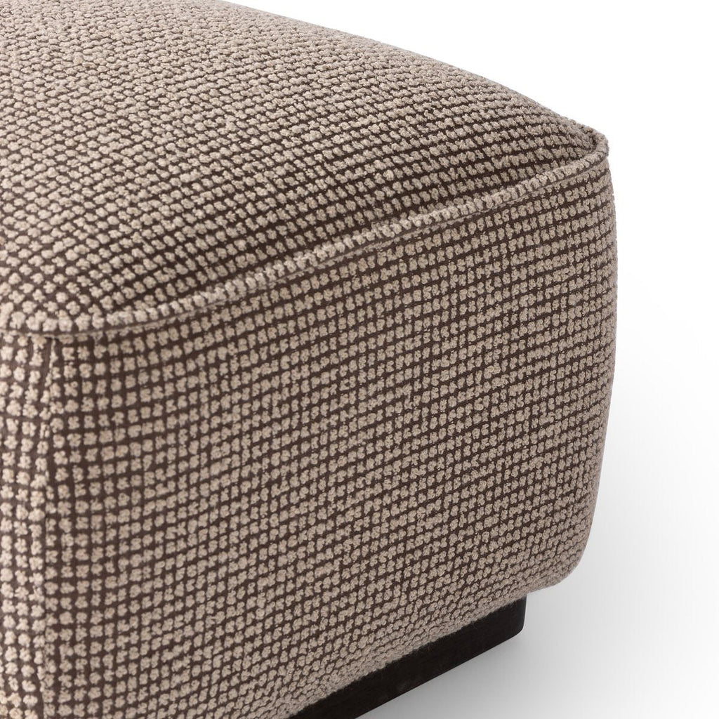 Pouf Four Hands Sinclair Square 21 en coloris Barrow Taupe