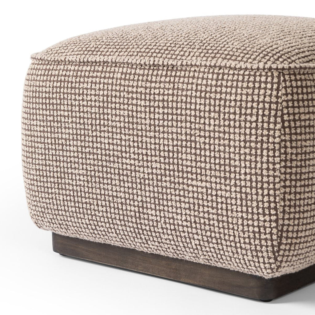 Pouf Four Hands Sinclair Square 21 en coloris Barrow Taupe