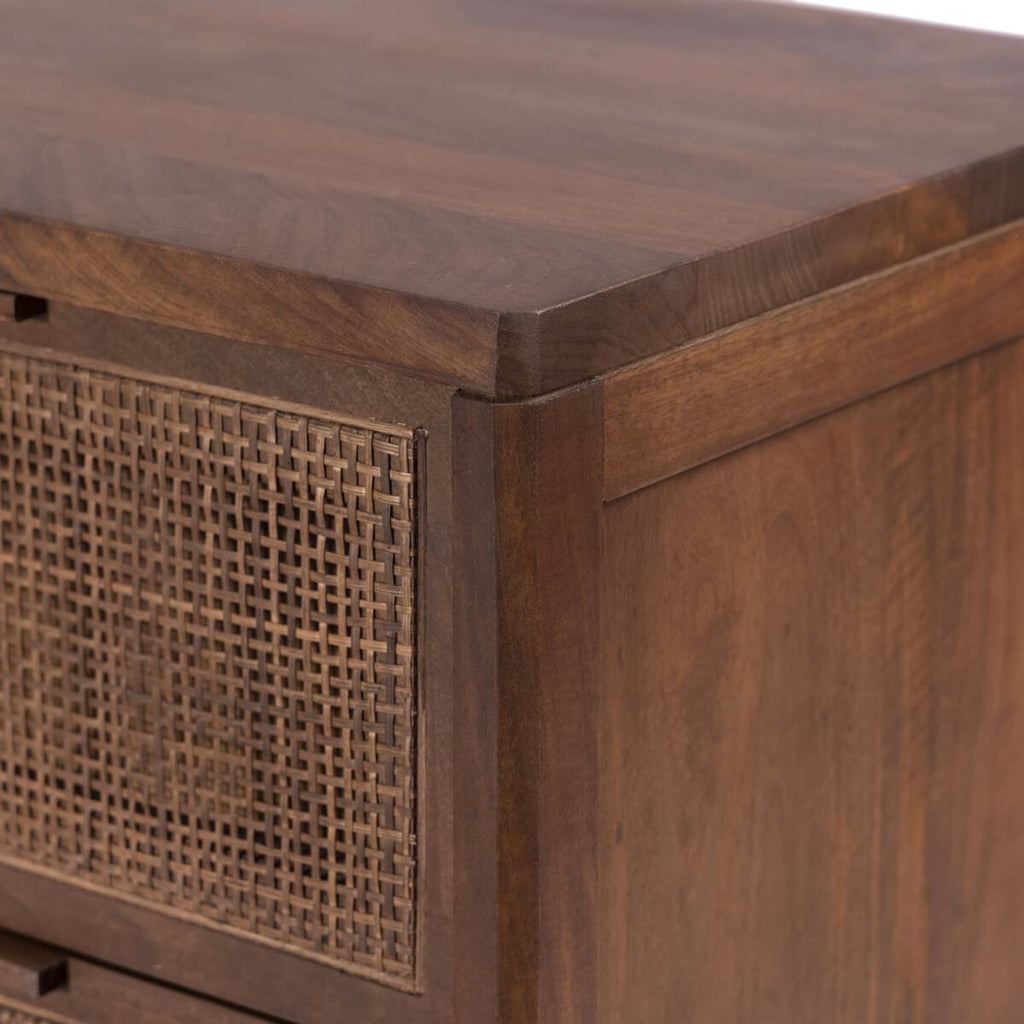 Commode à 9 tiroirs Four Hands Sydney en rotin marron
