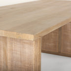 Table de salle à manger Georgia en bois clair avec cannage