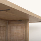 Table de salle à manger Georgia en bois clair avec cannage