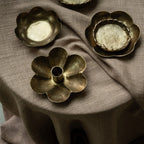 Porte-bougie en forme de fleur forgée