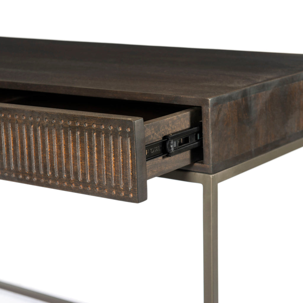 Bureau Kelby Four Hands en brun vintage sculpté