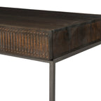 Bureau Kelby Four Hands en brun vintage sculpté