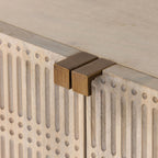 Meuble TV Kelby de Four Hands, finition blanc cassé