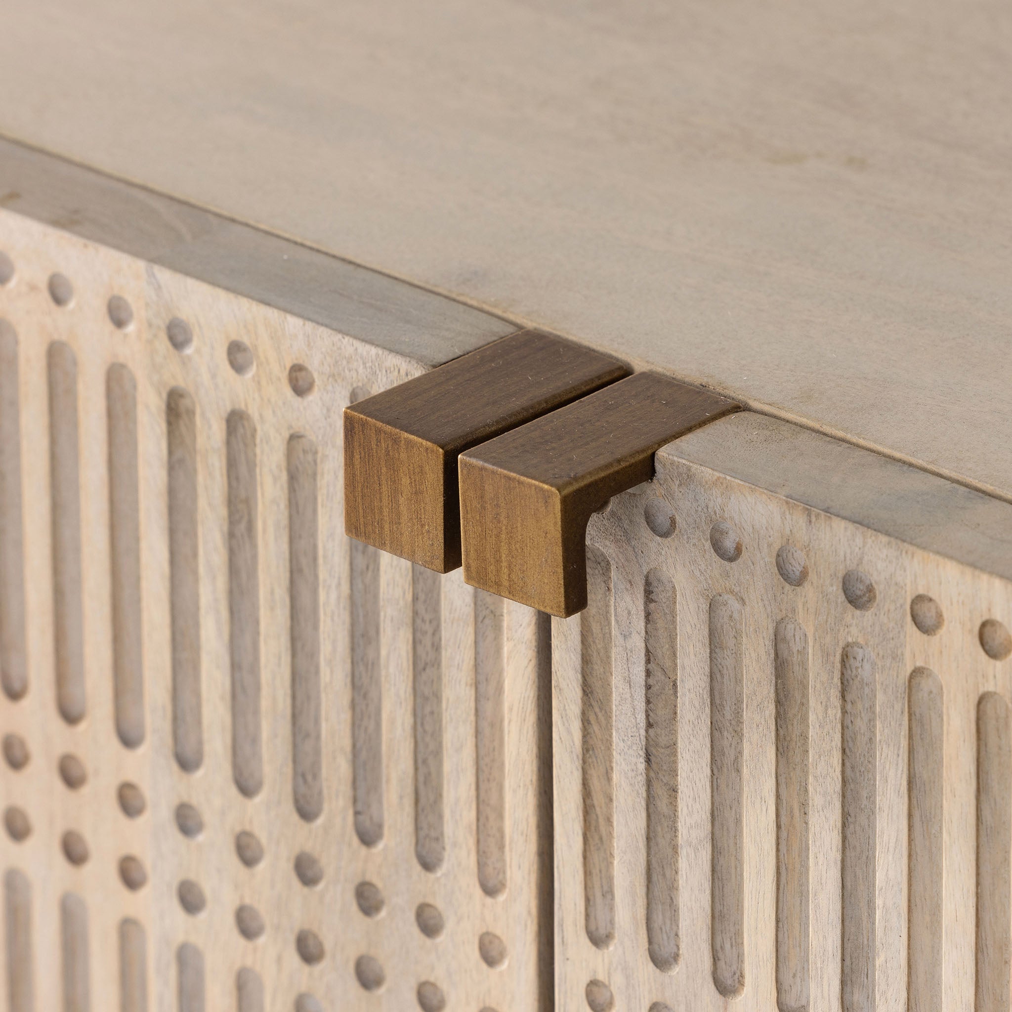 Meuble TV Kelby de Four Hands, finition blanc cassé