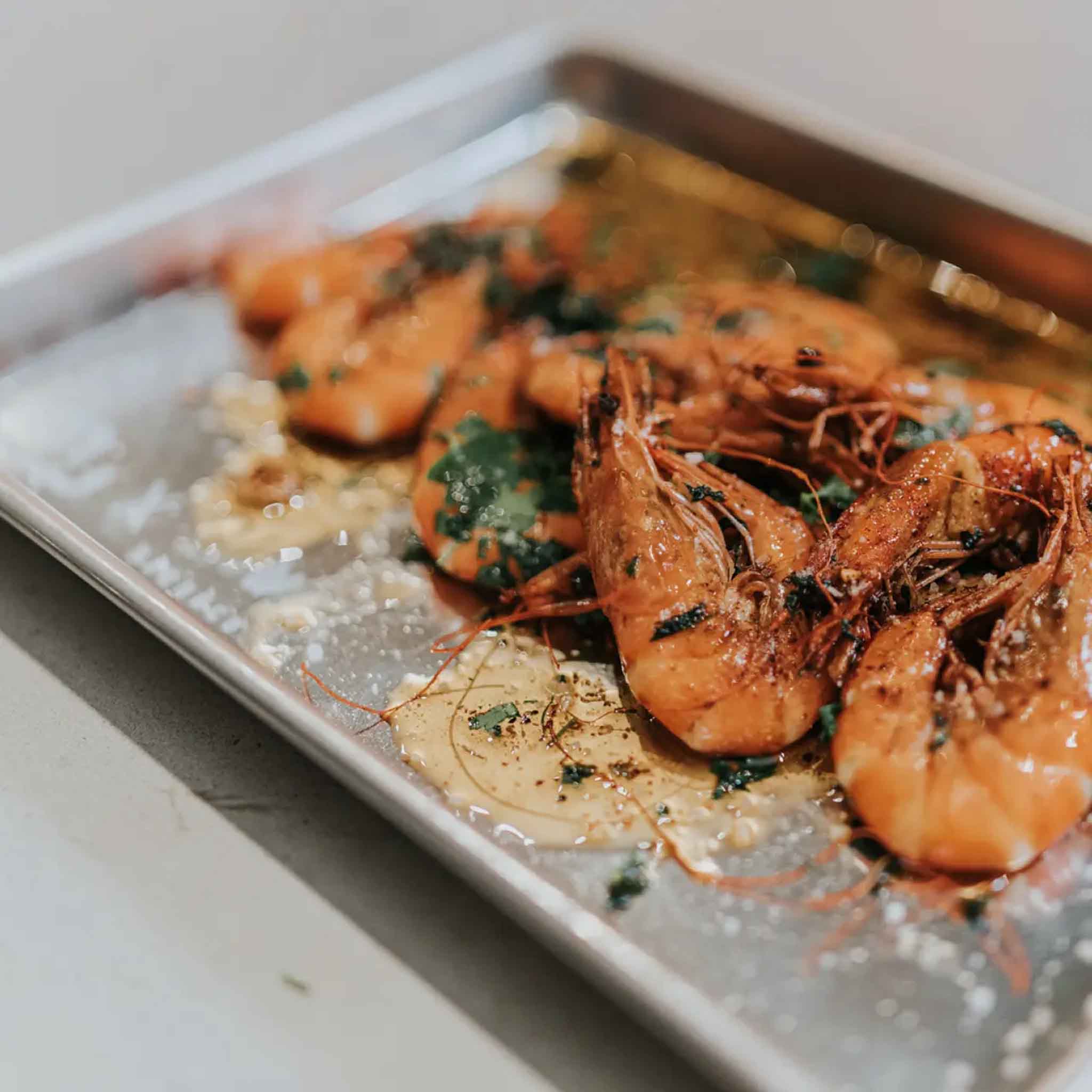 Cuisiné dans un quart de plaque