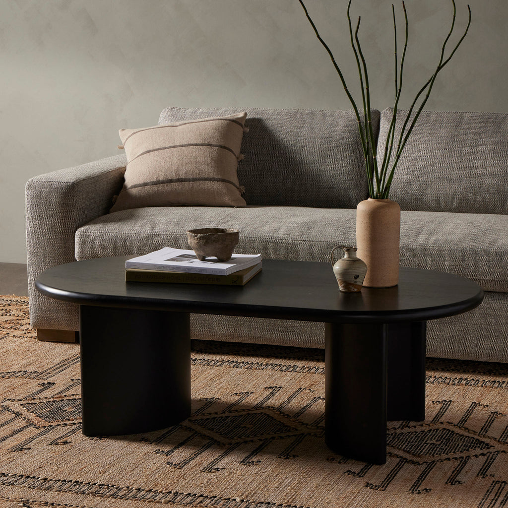 Table basse Paden de Four Hands en acacia noir vieilli