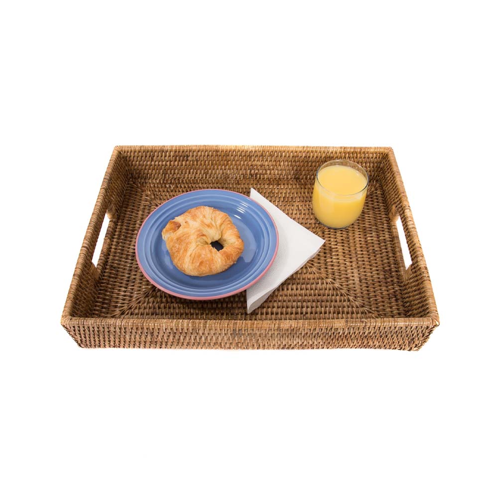 Plateau en rotin prêt à l'emploi