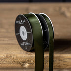 Ruban de satin vert forêt, taille moyenne