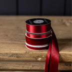 Ruban de satin rouge, petit