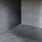 Table de chevet Four Hands en galuchat gris