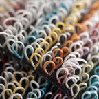 Tapis à poils longs à fines rayures bleues Chilewich 