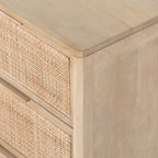 Commode Four Hands Sydney à 6 tiroirs, finition naturelle.