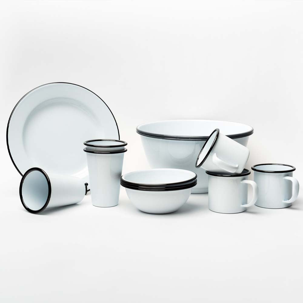 Assiette plate vintage en émail