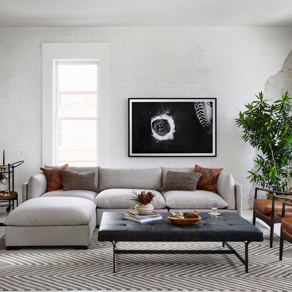 Canapé d'angle 3 pièces Four Hands Westwood avec pouf, coloris Bennett Moon