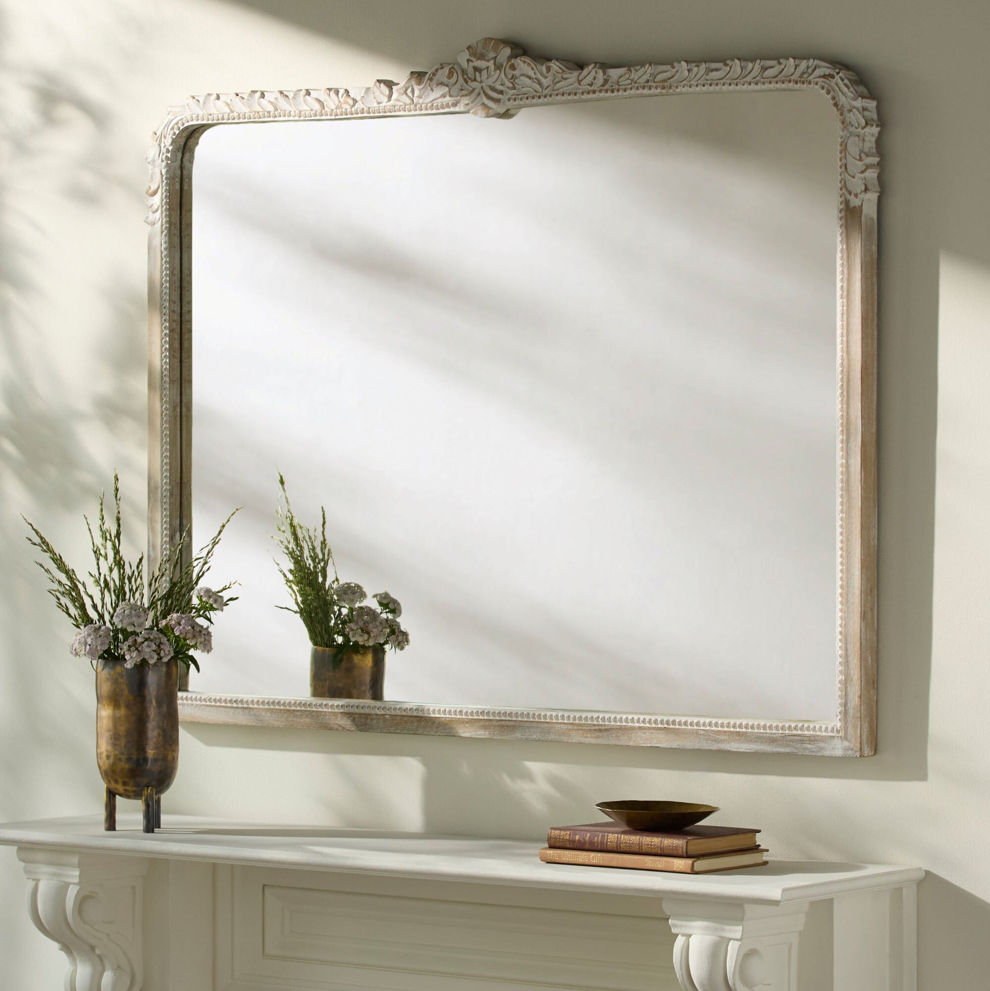 Miroir de cheminée Aaliyah en blanc vieilli